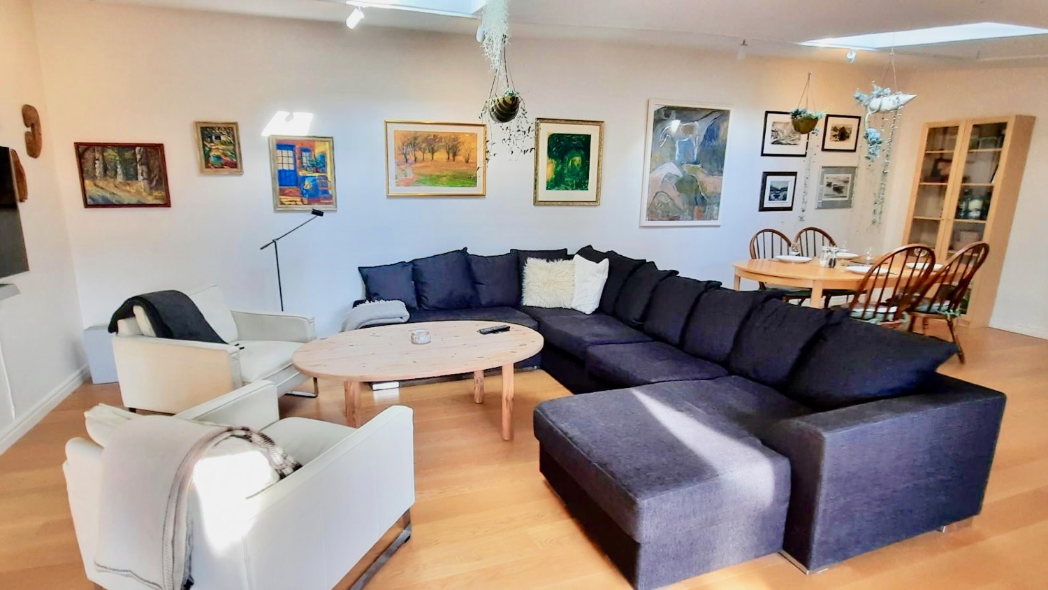 Boka 2022- Lägenhet vid Adelsgatan, i hjärtat av Visby innerstad