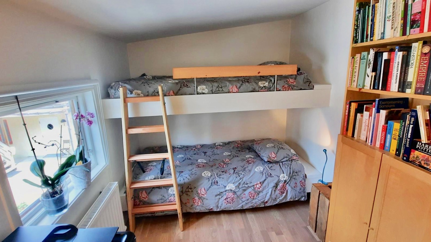 Boka 2022- Lägenhet vid Adelsgatan, i hjärtat av Visby innerstad