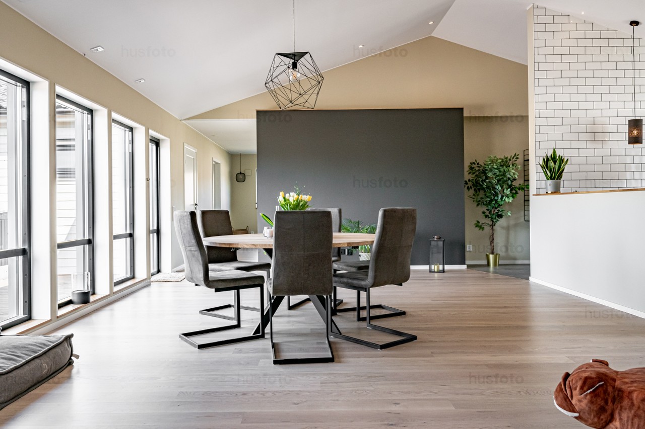 Boka 2022 - Nybyggt villa, ca 5 km söder om Visby stadsgräns