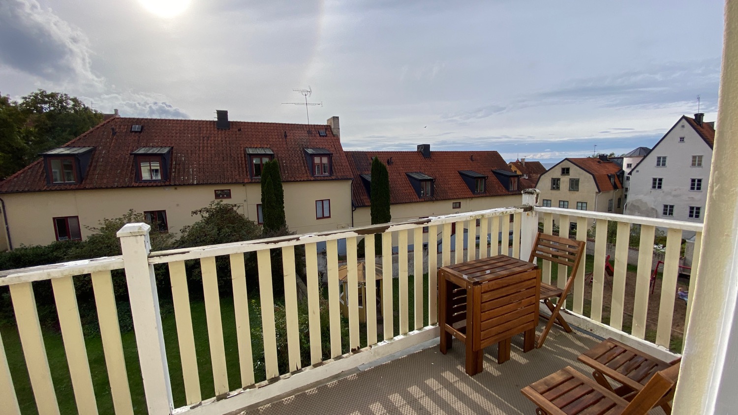 Boka 2023 - Fin 3:a med balkong bara ett stenkast från Almedalen