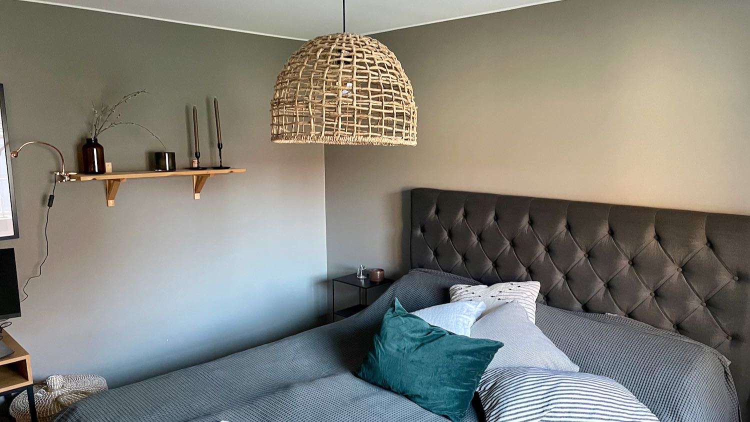 Boka 2024 - Fin 2:a vid Wallérs plats, mitt i Visby innerstad. Mingelmöjligheter.