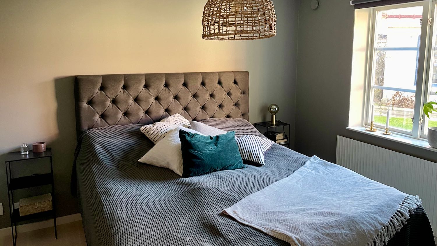 Boka 2024 - Fin 2:a vid Wallérs plats, mitt i Visby innerstad. Mingelmöjligheter.