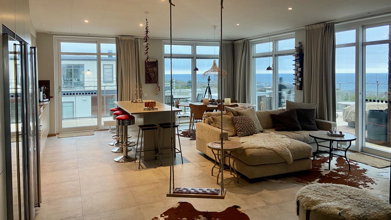 Boka 2024 - Penthouse med takterass nära ringmuren