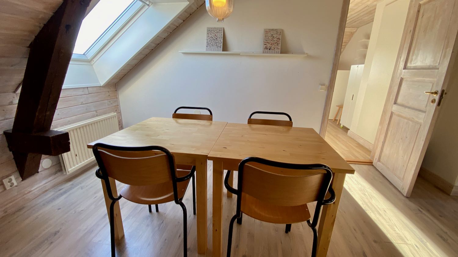 Hotell-lägenhet, vindsvåning vid Adelsgatan, mingelgård för möten