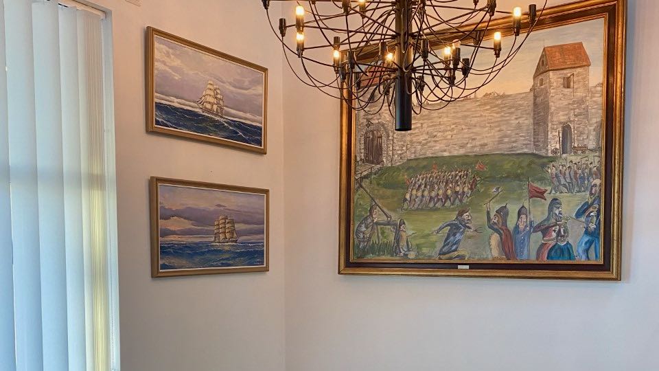 Boka 2023 - Radhus på 2 plan, med 3 sovrum på gångavstånd från ringmuren