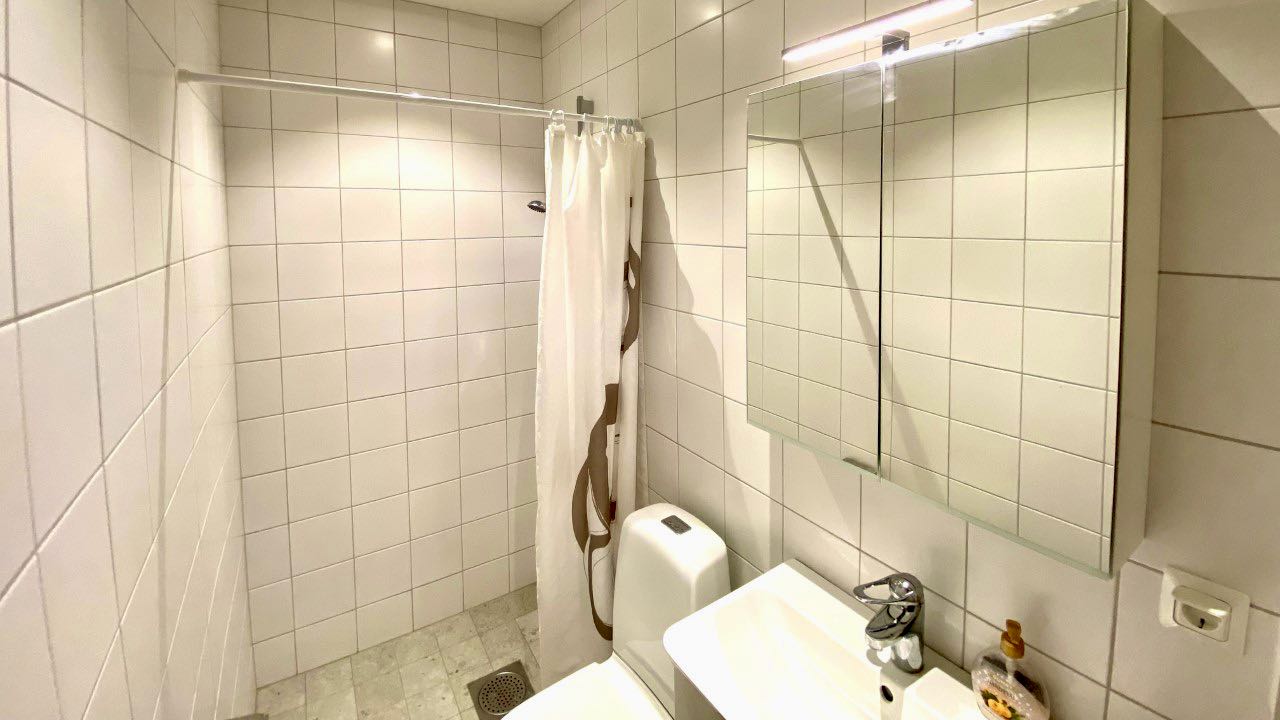 Boka 2023 - Radhus på 2 plan, med 3 sovrum på gångavstånd från ringmuren