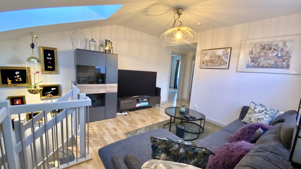 Boka 2023 - Radhus på 2 plan, med 3 sovrum på gångavstånd från ringmuren