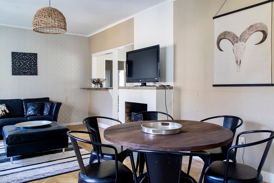 Boka 2026 - Paradvåning på Stora Torget - 150 m2 - 12 bäddar - bra för möten