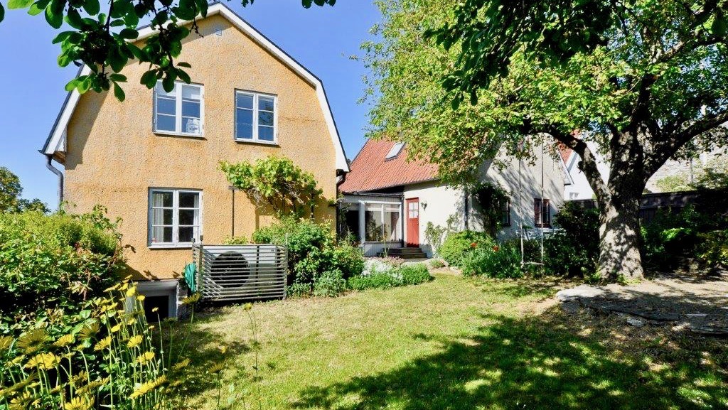 Boka 2024 - Stor villa med havsutsikt och historisk charm på Norra Murgatan