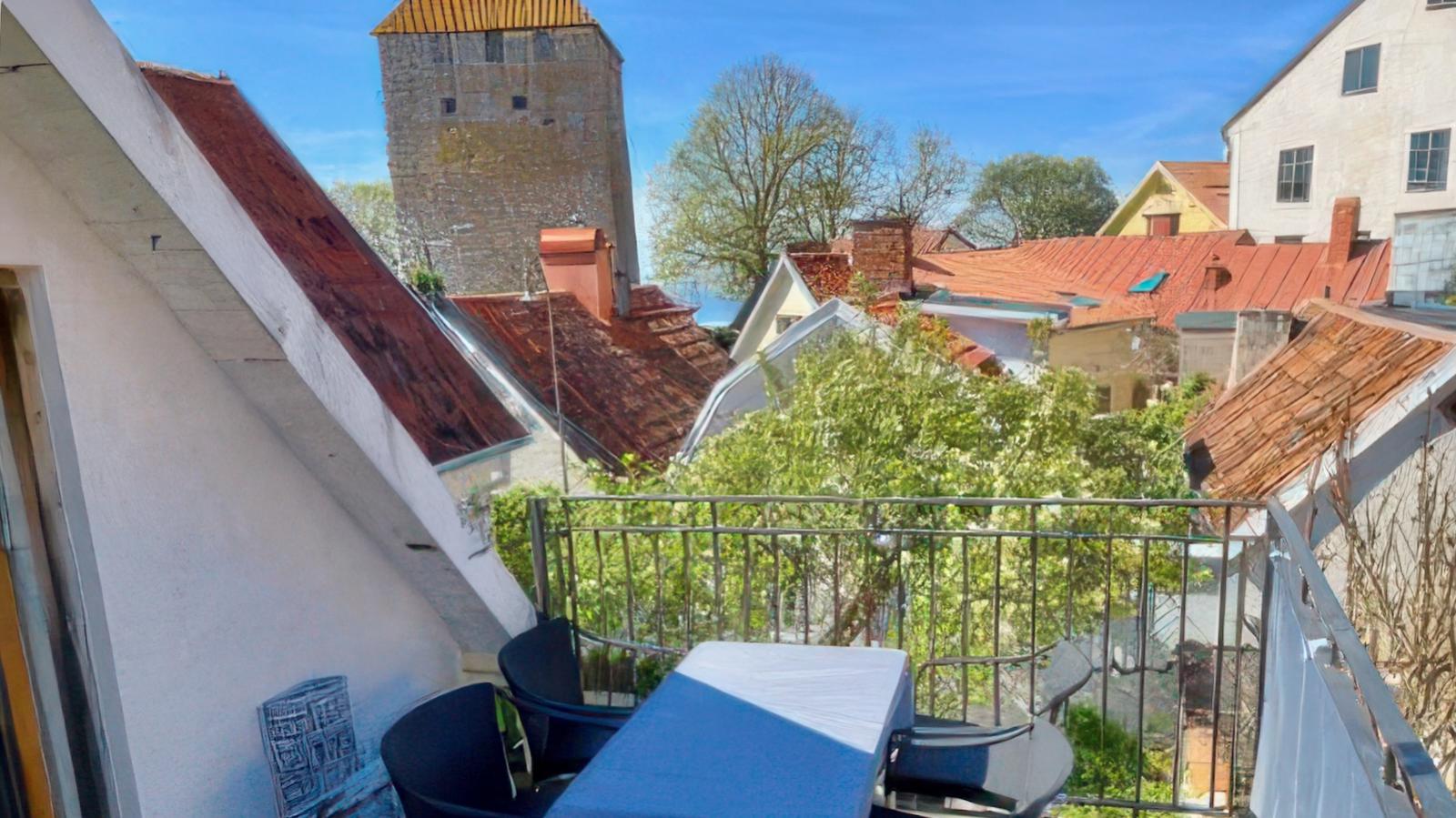 Mysigt hus precis intill Almedalen