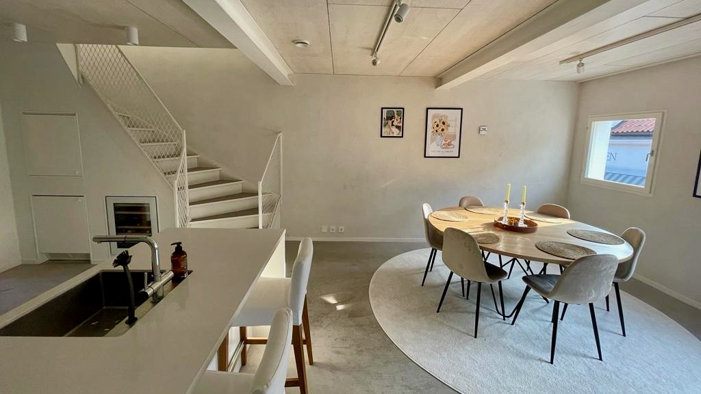 Townhouse på 3 plan på Södra Murgatan, mitt i hjärtat av Visby innerstad