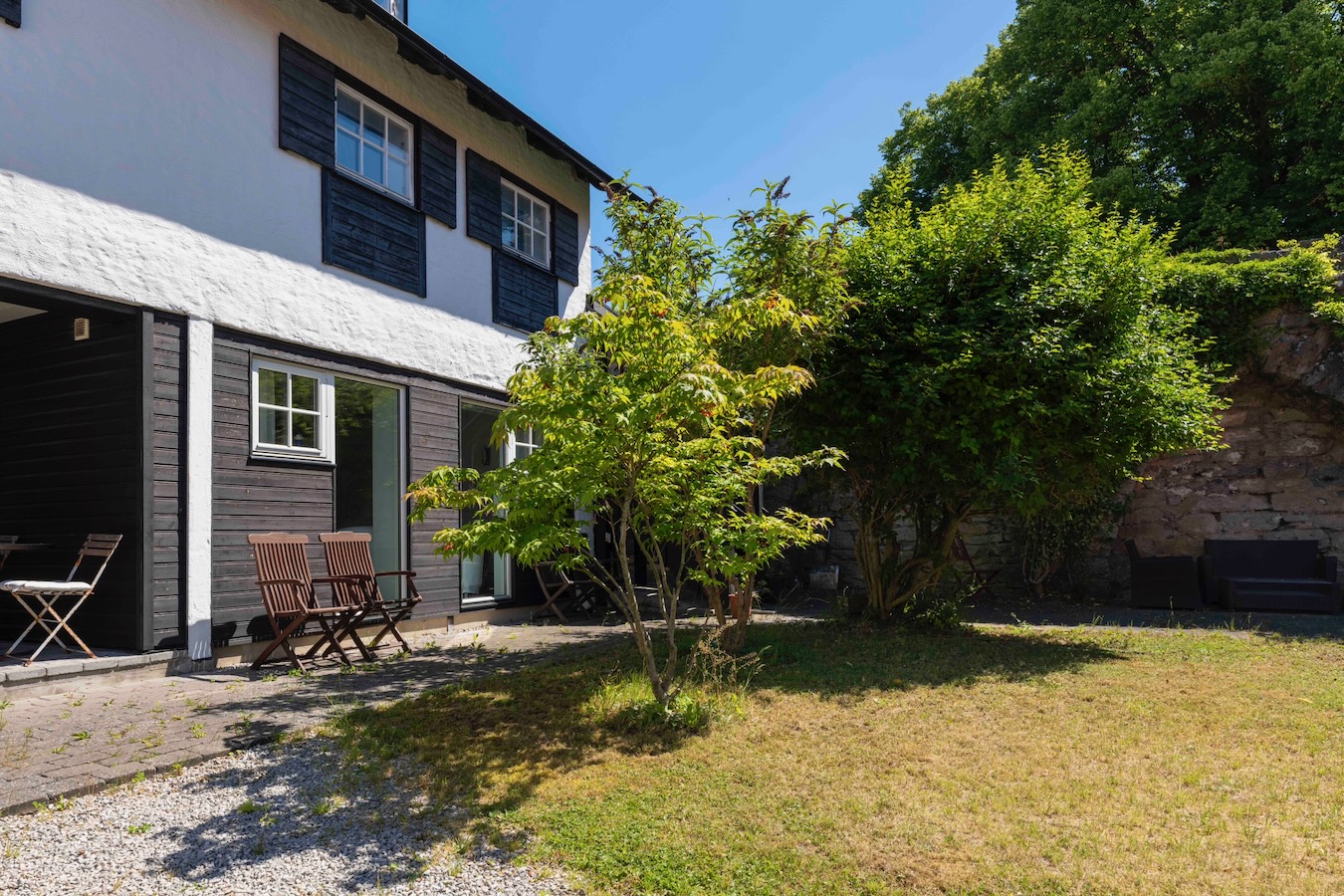 Etagelägenhet, 3 rok, vid Skansport, intill ringmurens insida.