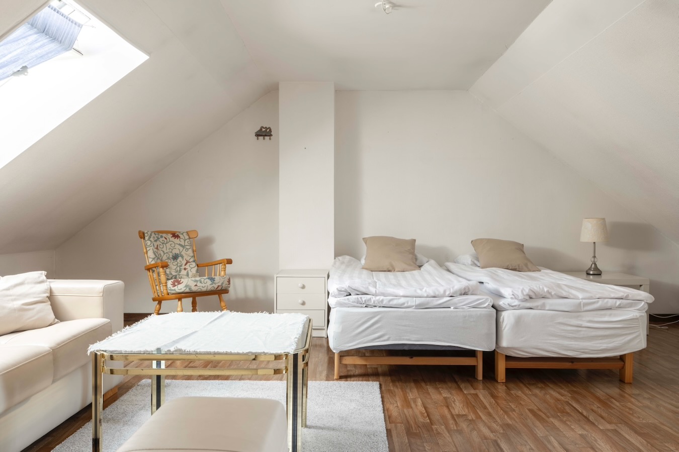 Etagelägenhet, 3 rok, vid Skansport, intill ringmurens insida.