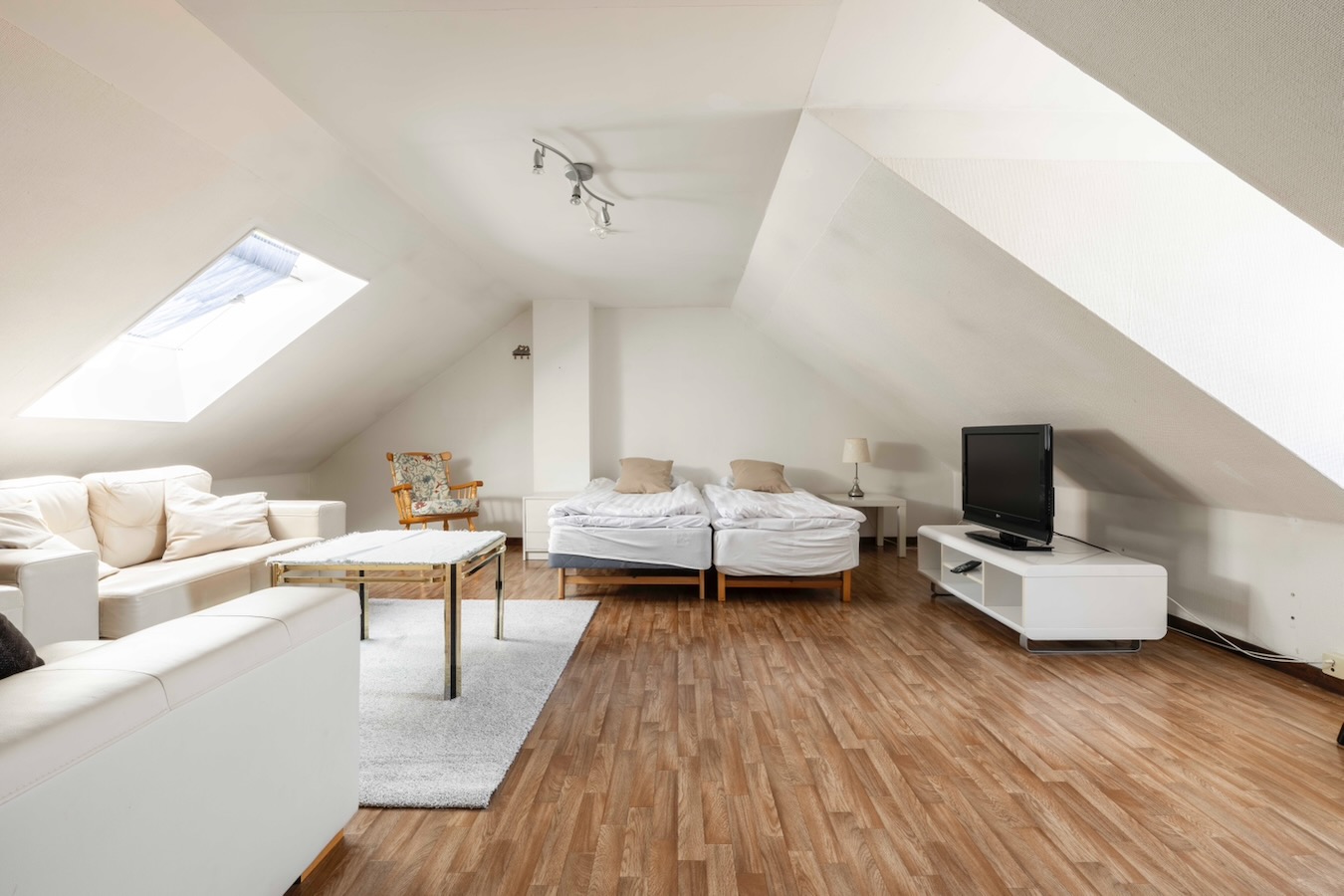 Etagelägenhet, 3 rok, vid Skansport, intill ringmurens insida.