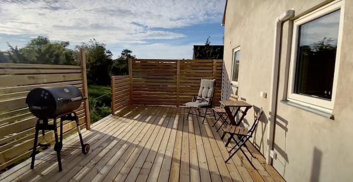 Boka 2026 - Flygelbyggnad 5 sovrum, i Gotlandsstil med 10 bäddar strax söder om Visby