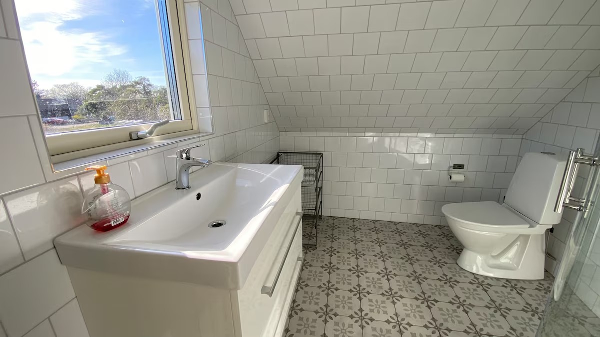 Boka 2026 - Flygelbyggnad 5 sovrum, i Gotlandsstil med 10 bäddar strax söder om Visby