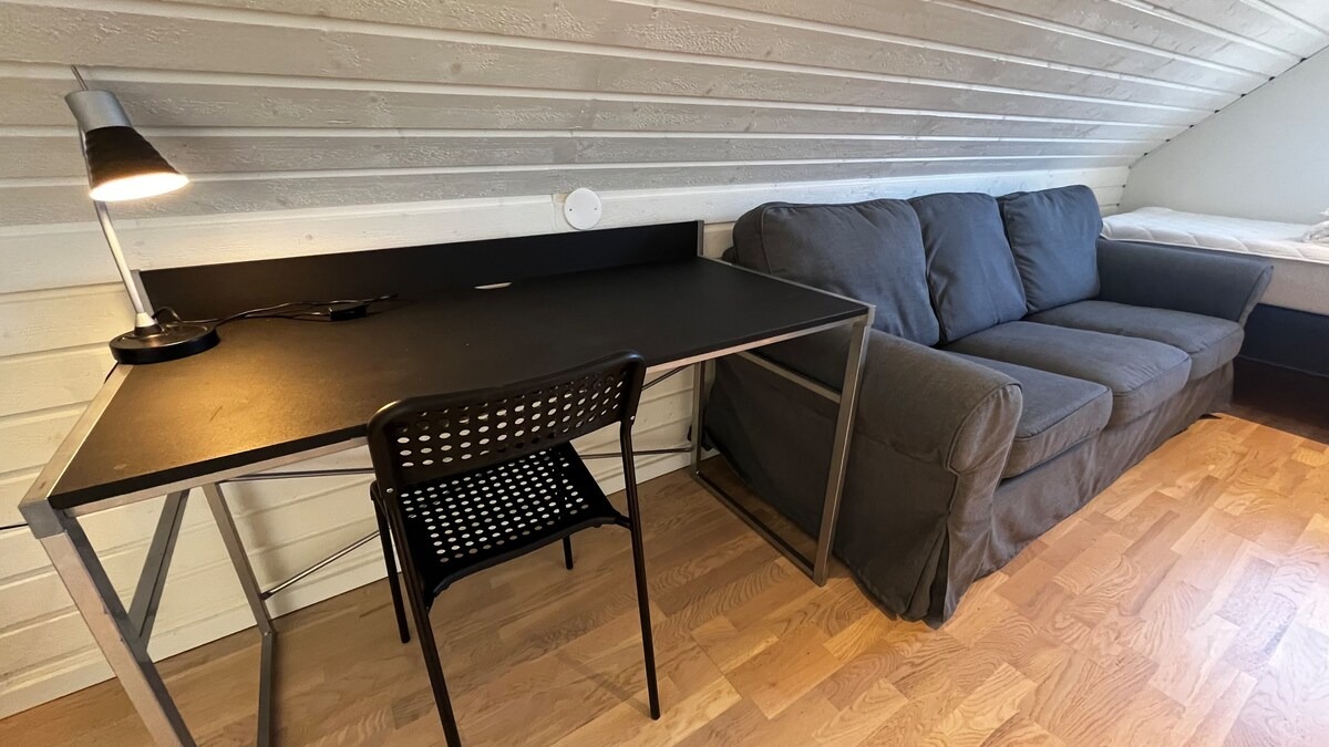 Boka 2026 - Flygelbyggnad 5 sovrum, i Gotlandsstil med 10 bäddar strax söder om Visby