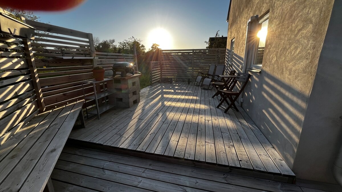 Boka 2026 - Flygelbyggnad 5 sovrum, i Gotlandsstil med 10 bäddar strax söder om Visby