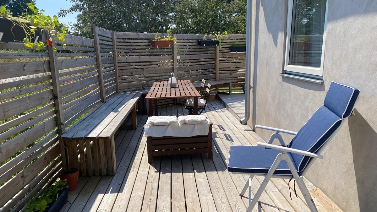 Boka 2026 - Flygelbyggnad 5 sovrum, i Gotlandsstil med 10 bäddar strax söder om Visby