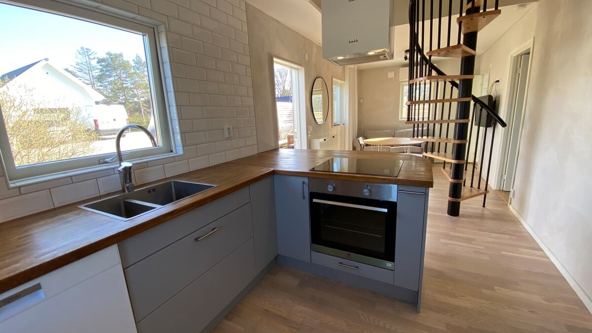 Boka 2026 - Flygelbyggnad 5 sovrum, i Gotlandsstil med 10 bäddar strax söder om Visby