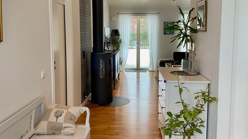 Fin villa med 4 sovrum, 10 minuters bilresa från ringmuren