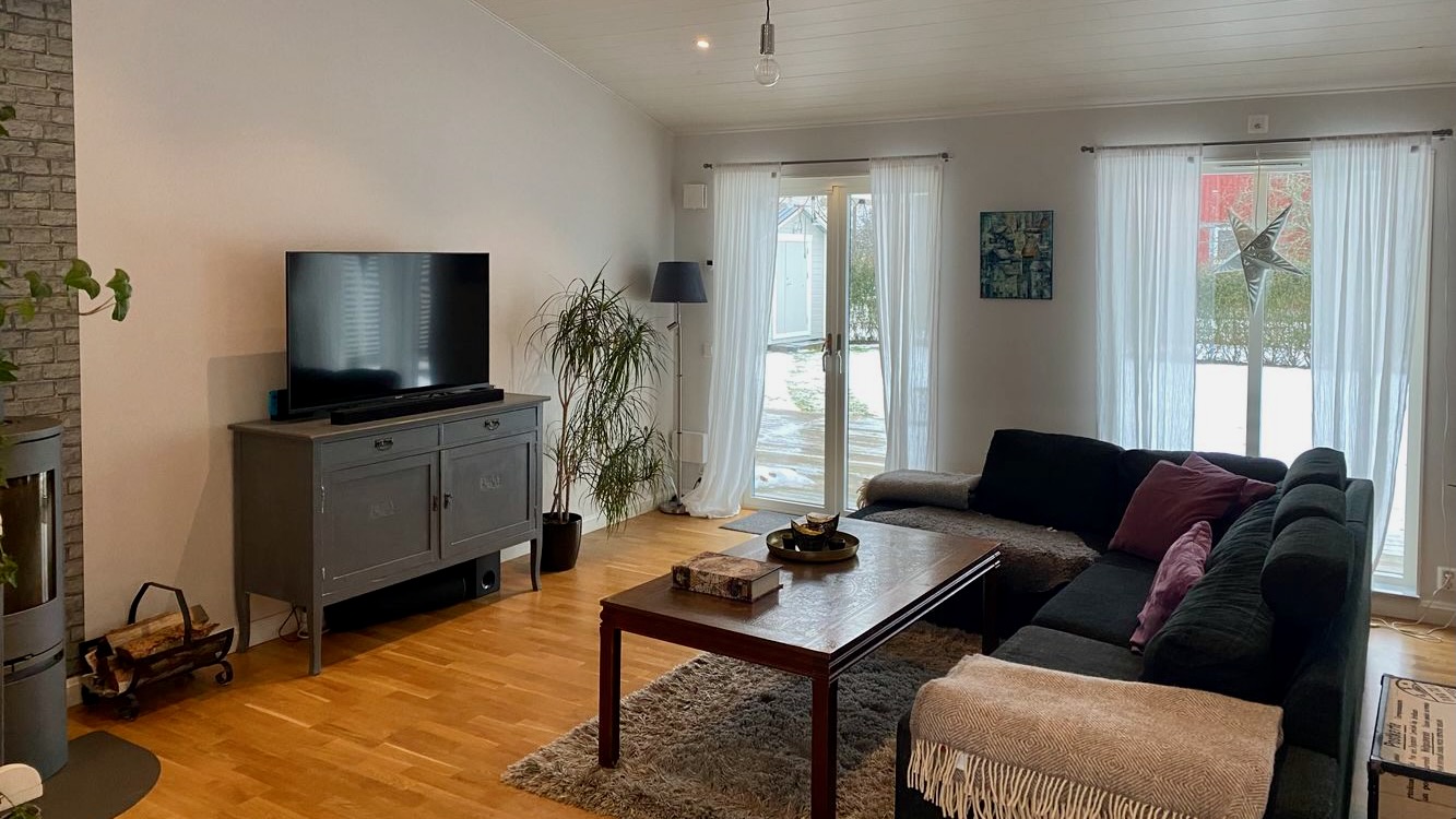 Fin villa med 4 sovrum, 10 minuters bilresa från ringmuren