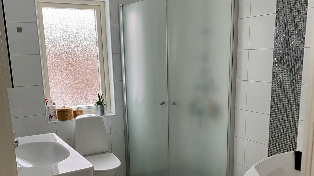 Fin villa med 4 sovrum, 10 minuters bilresa från ringmuren