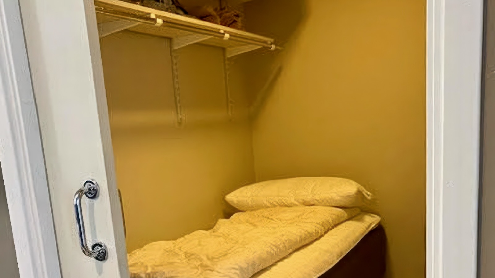 Lägenhet med egen uteplats, intill Skansport, nära Almedalen