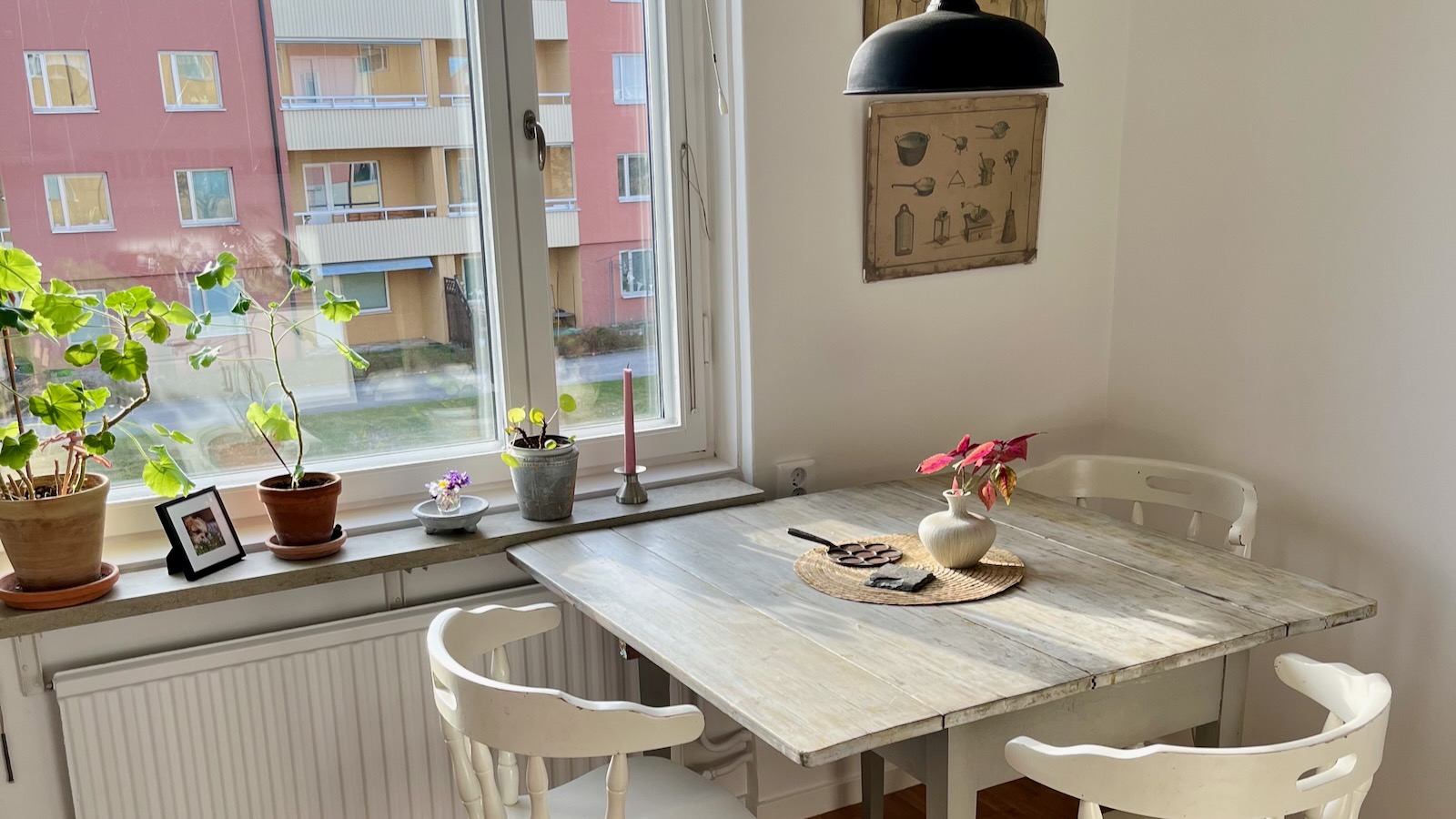 Välplanerad 2:a med havsutsikt & balkong