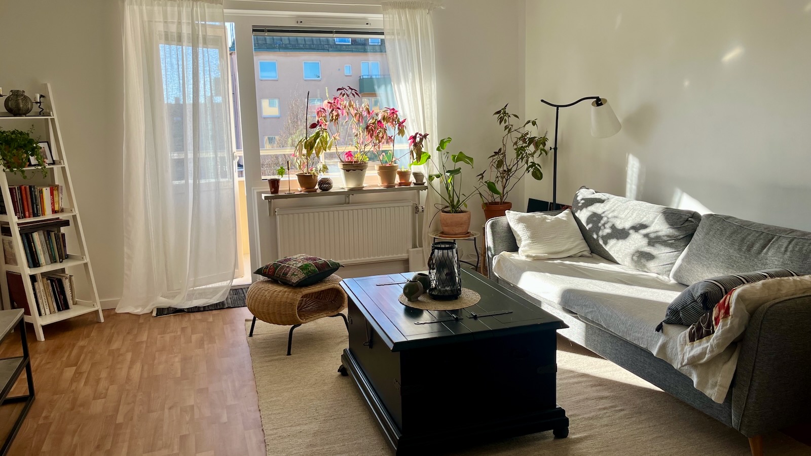 Välplanerad 2:a med havsutsikt & balkong