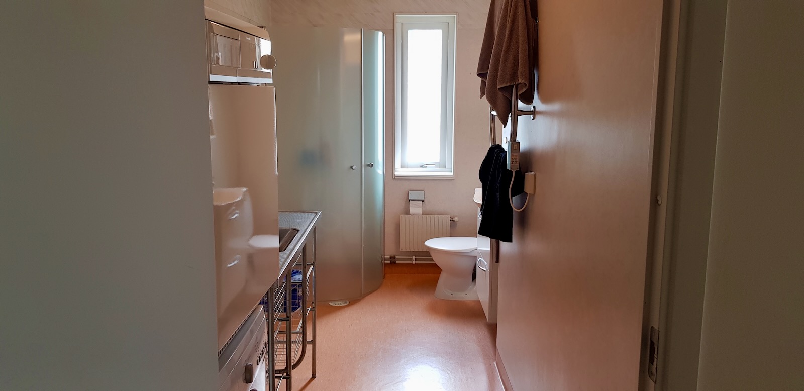 Ljus och rymlig lägenhet med havsutsikt och balkong på Magasingatan vid Söderport