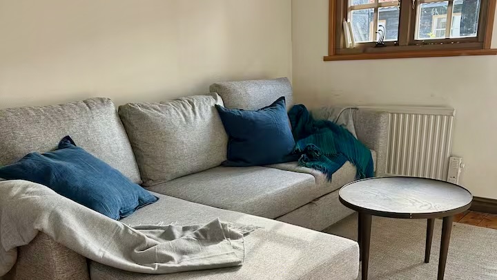 Boka 2026 - Fastighet i AA-läge! 18 bäddar/6 sovrum och stor gård för mingel. Stora torget!