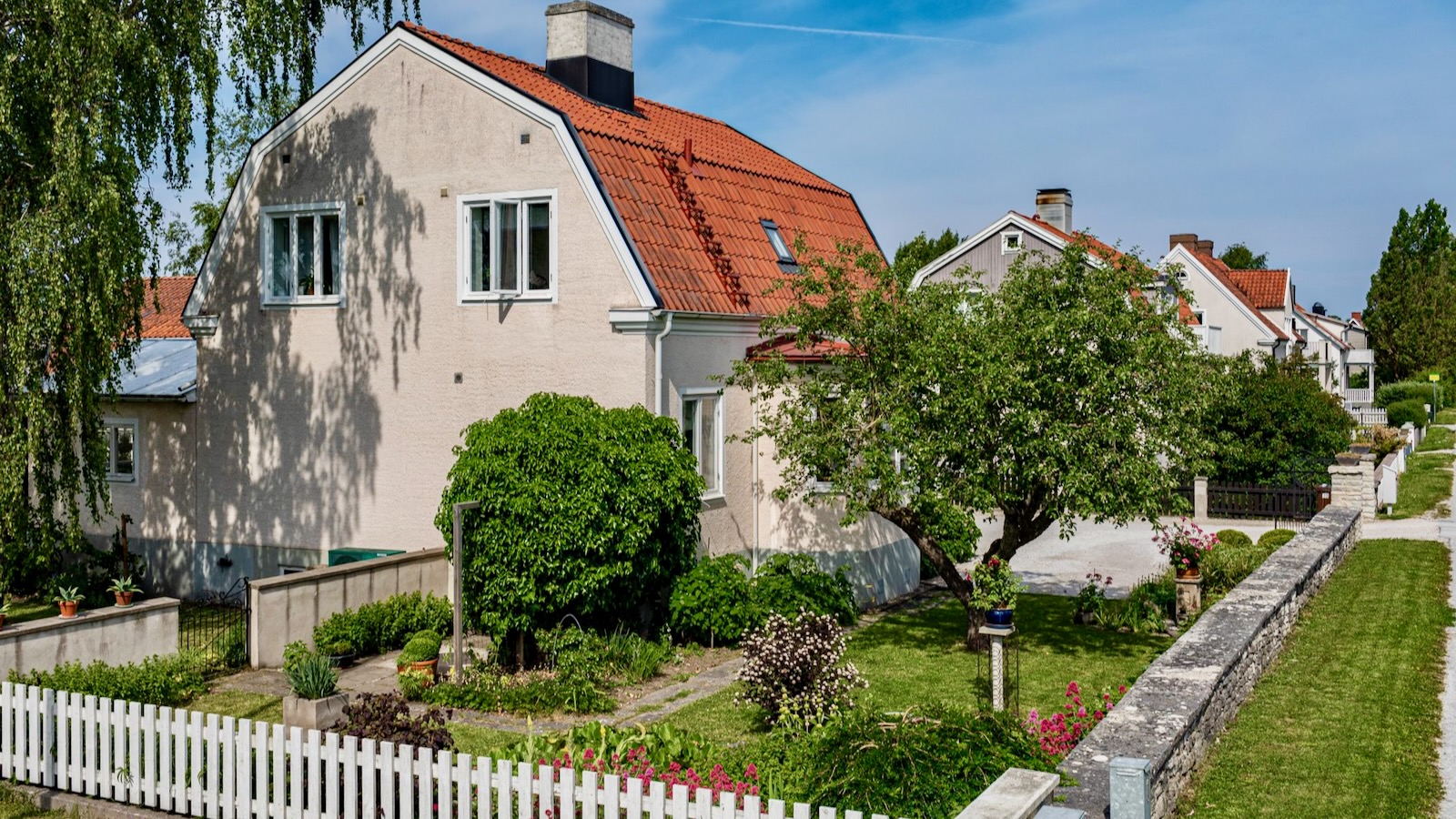 Boka 2027 - Villa med 5 sovrum på gångavstånd från Almedalen. (Hyr en eller 2 bodelar, max 8 sovrum & 12 bäddar)