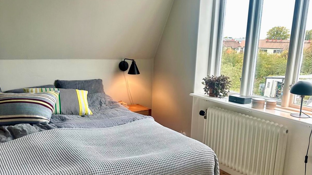 Boka 2027 - Villa med 5 sovrum på gångavstånd från Almedalen. (Hyr en eller 2 bodelar, max 8 sovrum & 12 bäddar)