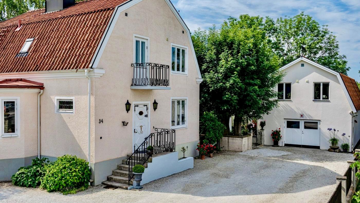 Boka 2027 - Villa med 5 sovrum på gångavstånd från Almedalen. (Hyr en eller 2 bodelar, max 8 sovrum & 12 bäddar)