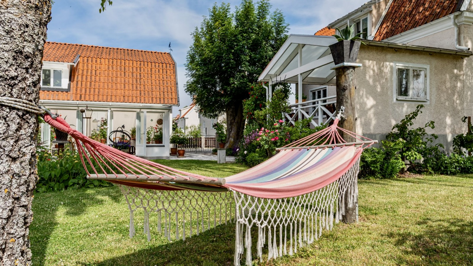 Boka 2027 - Villa med 5 sovrum på gångavstånd från Almedalen. (Hyr en eller 2 bodelar, max 8 sovrum & 12 bäddar)
