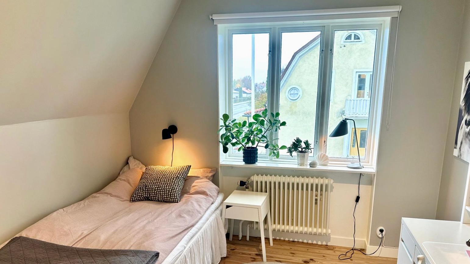 Boka 2027 - Villa med 5 sovrum på gångavstånd från Almedalen. (Hyr en eller 2 bodelar, max 8 sovrum & 12 bäddar)