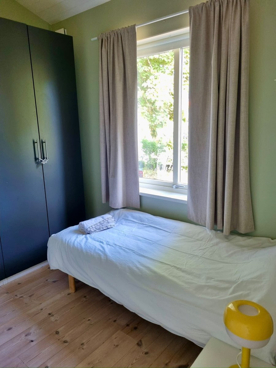 Rymligt hus med 4 sovrum, upp till 10 bäddar, trädgård och bastu