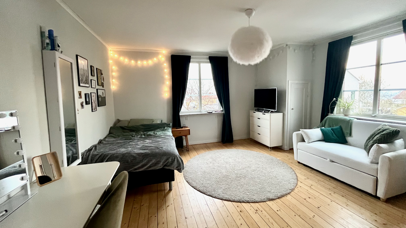 Rymlig villa med flexibla sällskapsytor och omfattande bäddkapacitet