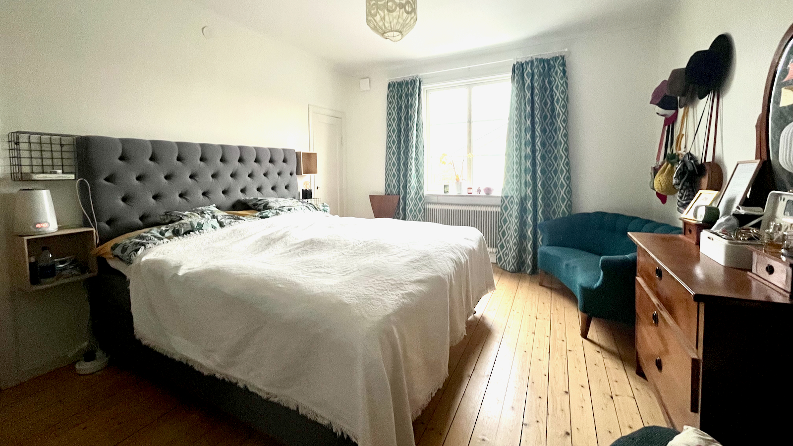 Rymlig villa med flexibla sällskapsytor och omfattande bäddkapacitet