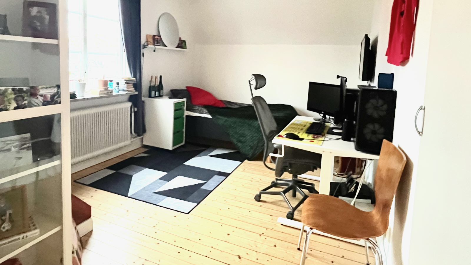 Rymlig villa med flexibla sällskapsytor och omfattande bäddkapacitet