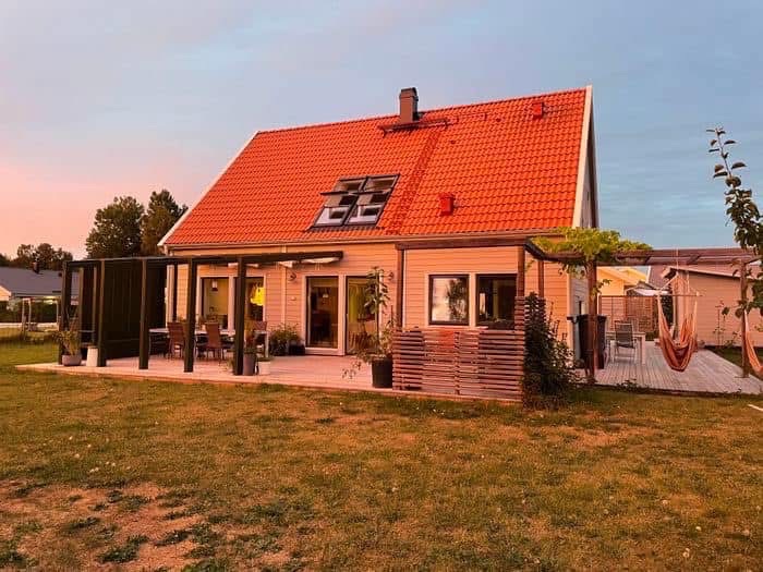 Boka 2027 - Modern villa med 4 sovrum strax söder om Visby