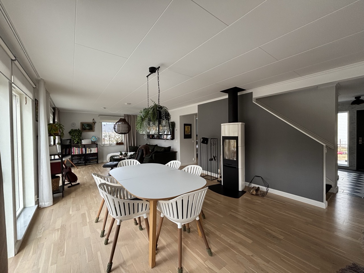 Boka 2027 - Modern villa med 4 sovrum strax söder om Visby