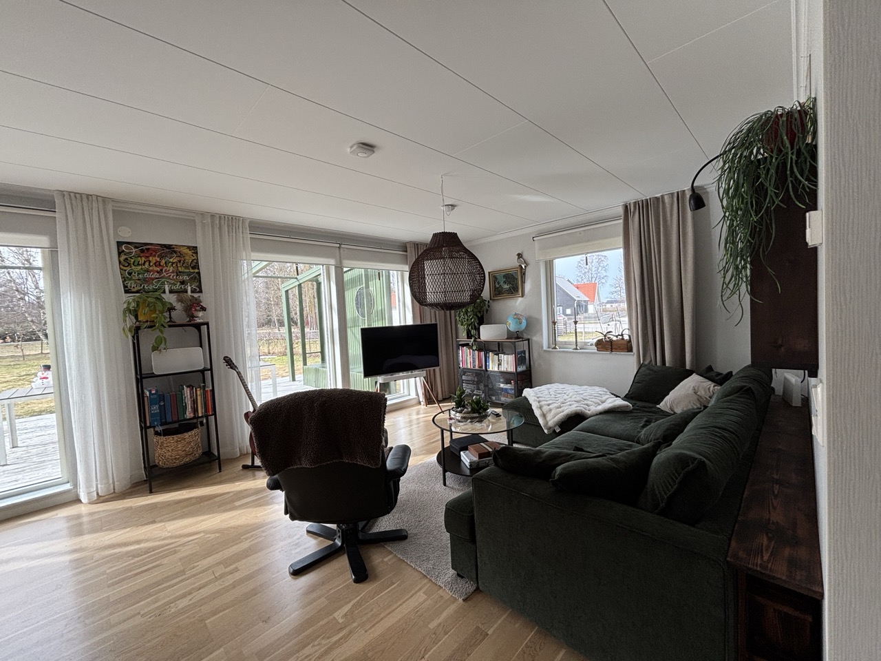 Boka 2027 - Modern villa med 4 sovrum strax söder om Visby
