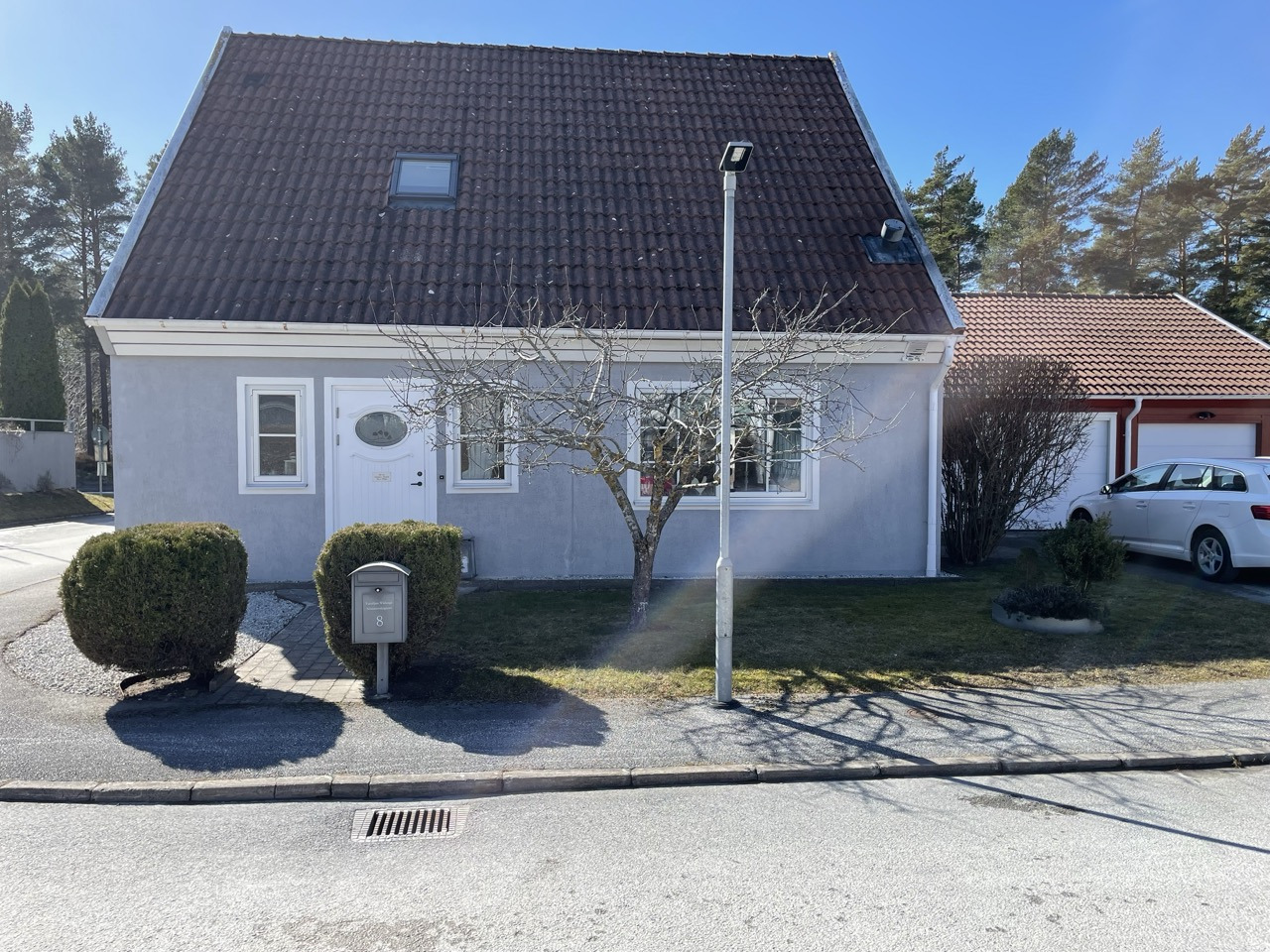 Boka 2027 - Modern villa med tre sovrum, glasat uterum och stor altan