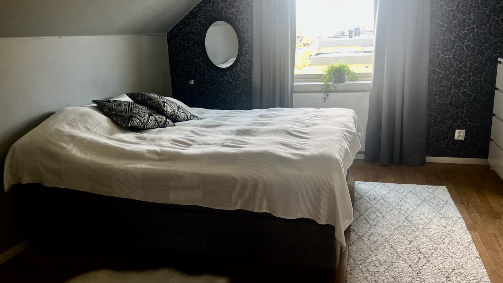 Boka 2026 - Nytt objekt 20 maj. Villa med 4 sovrum och stor uteplats – östra Visby, nära Almedalen