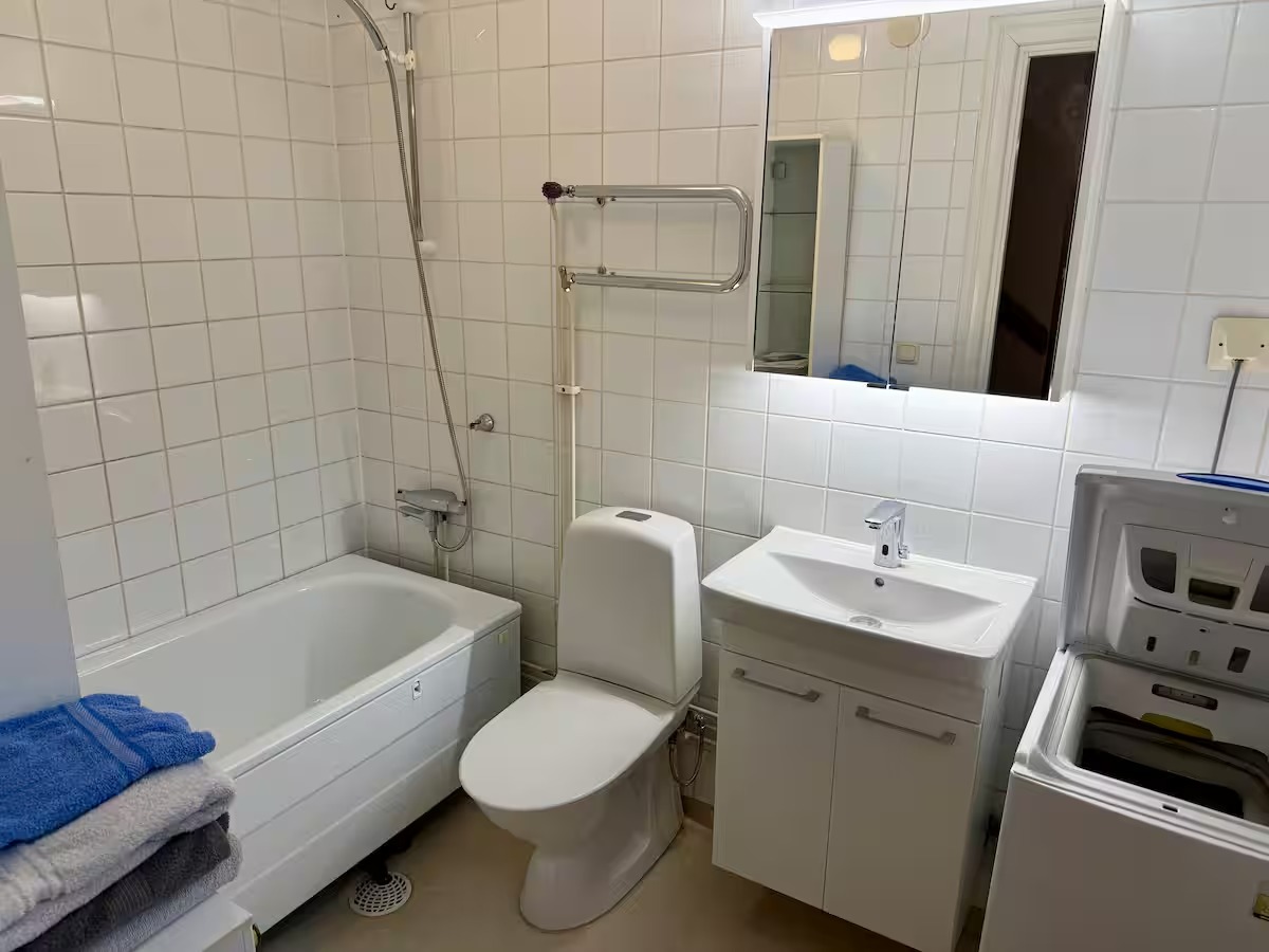 Boka 2026 - Nytt objekt 9 juni. Gårdshus nära Wallers plats, mitt i hjärtat av innerstan