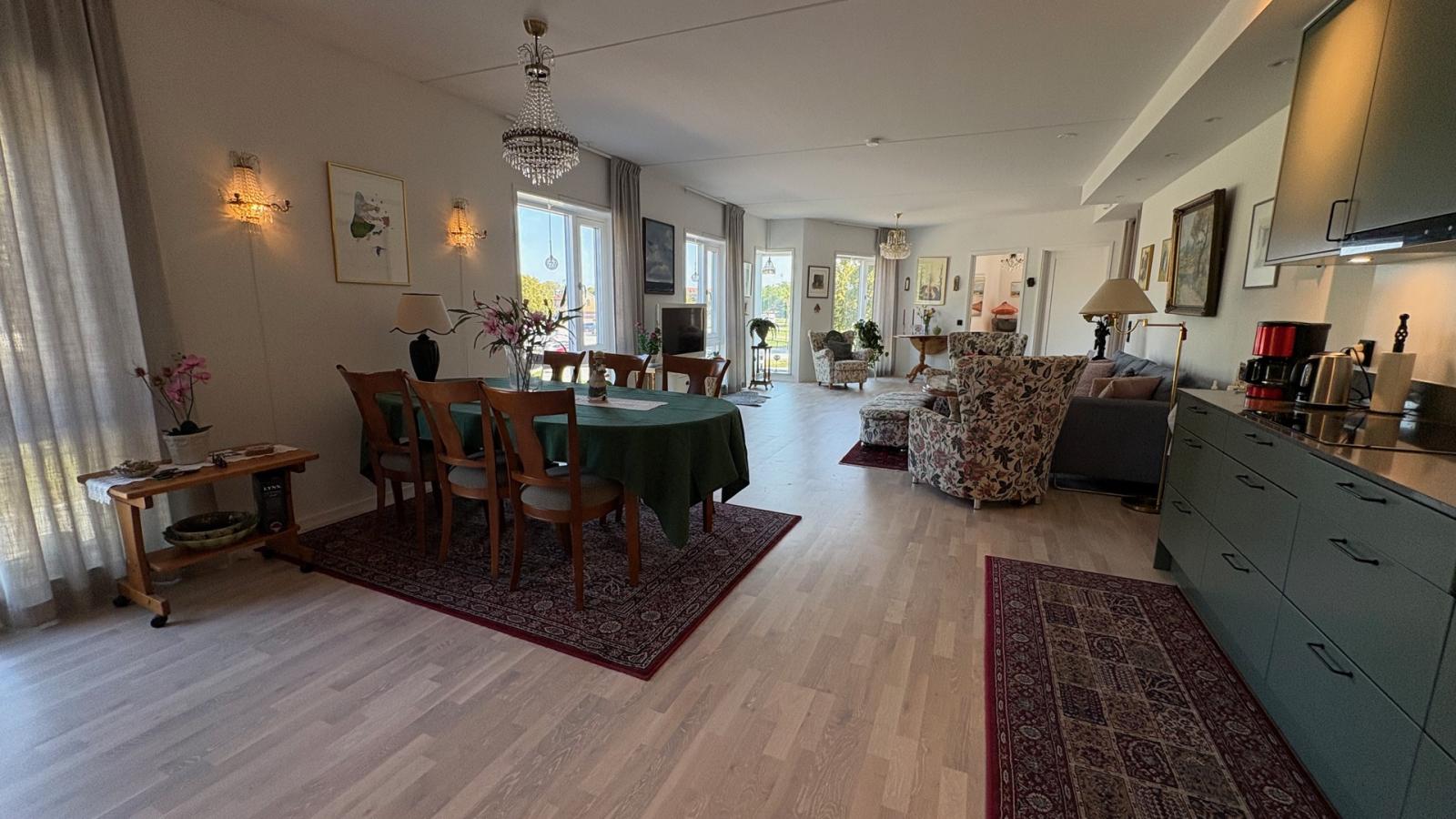 Lägenhet om 4 rok med två badrum och balkong vid Söderport, Peder Hardings väg, Visby
