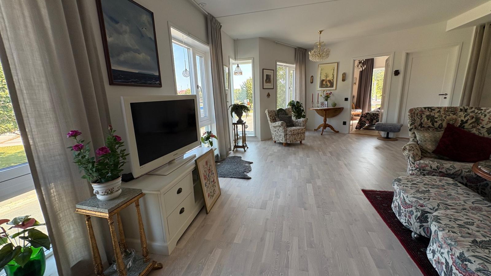 Lägenhet om 4 rok med två badrum och balkong vid Söderport, Peder Hardings väg, Visby