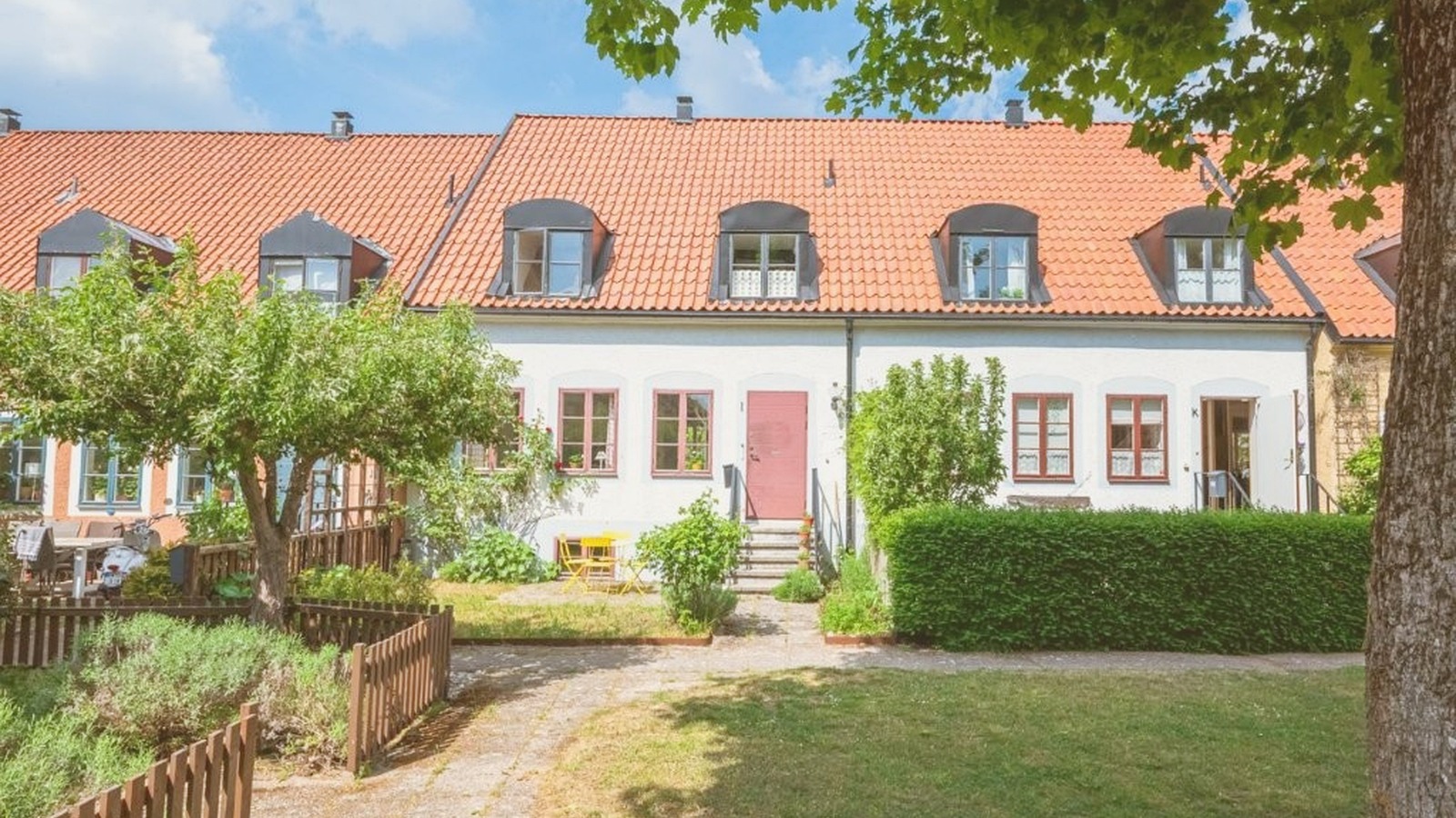 Nyrenoverat radhus, 3 sovrum på två plan vid Södertorg, innanför ringmuren, Visby